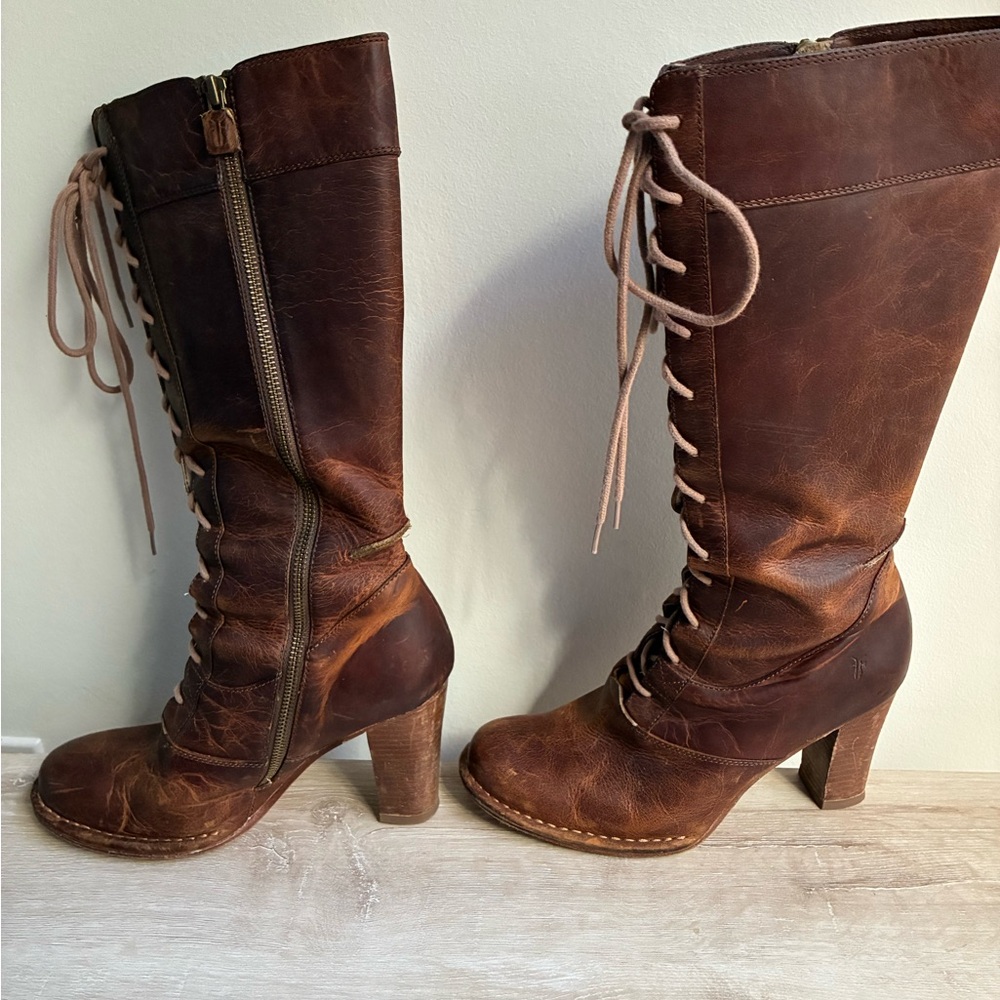 Woman's Frye Villager Lace Boot Tall Heeled Size 8-8.5 Brown Distressed - Picture 4 of 9